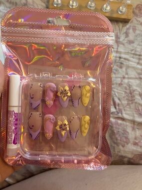 Pink & Purple Floral Press-On Nail Set with Glue